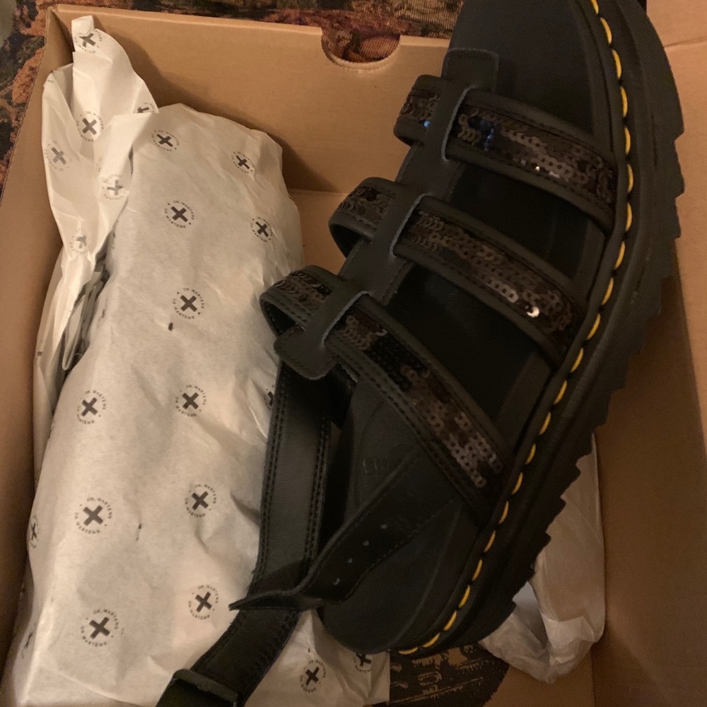 NWT Dr. Martin sandals